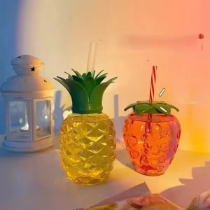 Plastic Cups Cup Thermal Party Pineapple Strawberry Water Bottle Drinkware Glasses With Straw for Wholesale Party Summer Beach 1