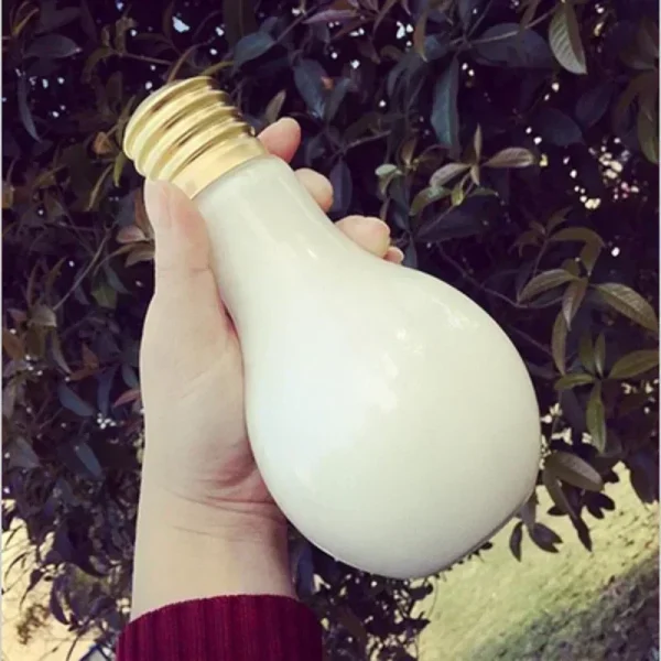 Creative Summer Bulb Water Bottle Cute Brief Fashion Cute Milk Juice Light Bulb Leak-proof Cute WaterBottle Portable Bottles 2