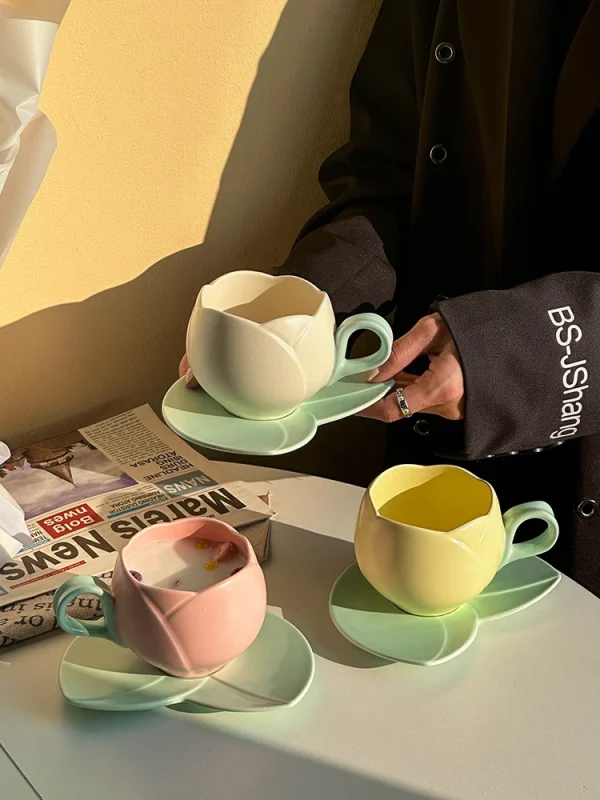 Cute Tulip Tray Suits Ceramics Mugs Flower-shaped Coffee Milk Mark Cups Saucers Plate Set Drink Cups 350ML 1