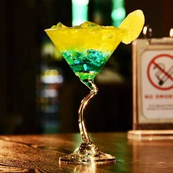 Creative Cocktail Glasses Cups Curved Martini Glass Cup Personalized Curved Martini Glass Goblet Drinkware Bar Home Accessories 2