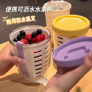 Korean Portable Fruit Salad Cup with Fork Drainage Design Picnic Breakfast Milk Oat Cup Secure Plastic Water Bottle Drinkware 1
