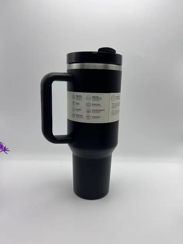 High-end stainless steel vacuum-insulated travel mug with a large capacity and a convenient handle for men and women 3