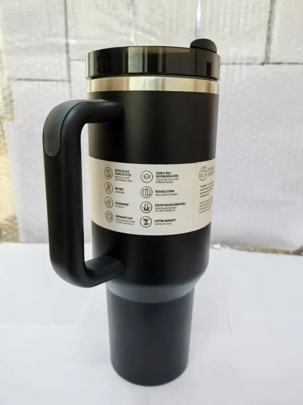 High-end stainless steel vacuum-insulated travel mug with a large capacity and a convenient handle for men and women 6