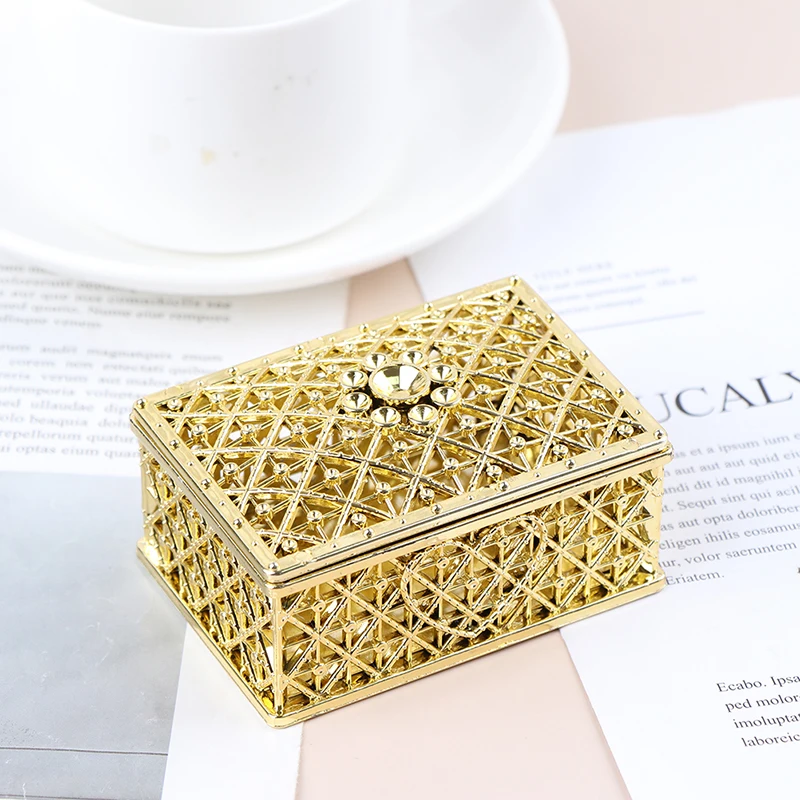 Gold 7.8x5.5x4.2cm