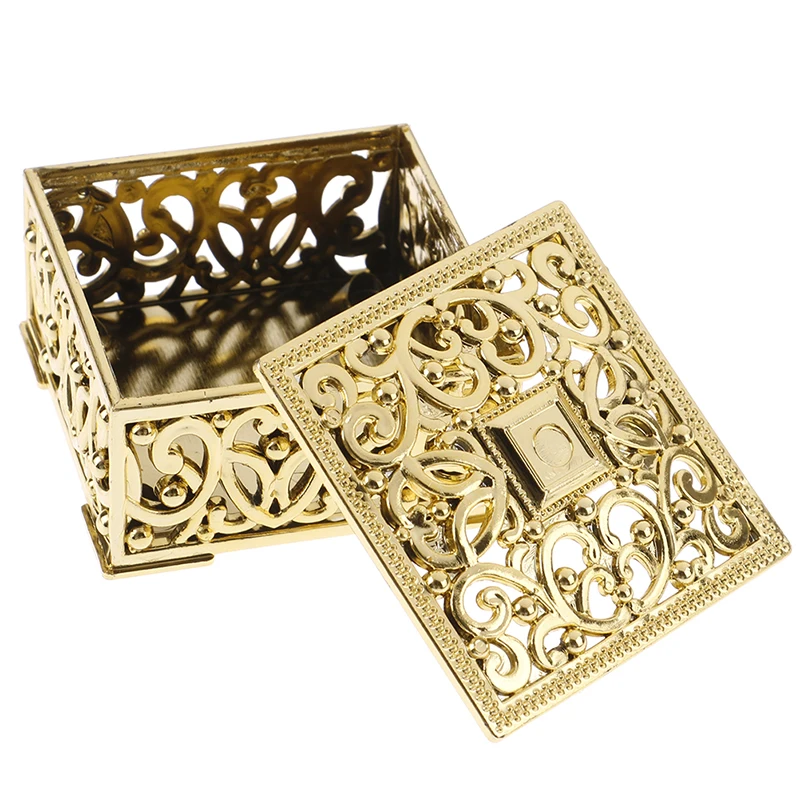 Gold 5.8x5.8x3cm