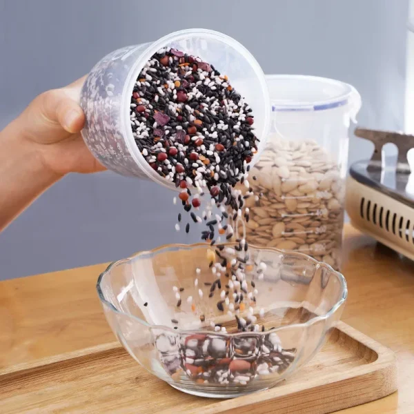 Plastic Sealed Tank Large Capacity Crisper Kitchen Organize Grain Storage Box With Scale Sealed Box Clear Jar Spice Container 2