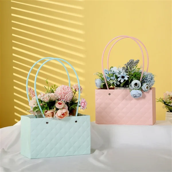 2025 New Reusable Waterproof Flower Tote Bag Eco Friendly Wedding Party Favors Gift Box Portable Bouquet Packaging Decorations 3