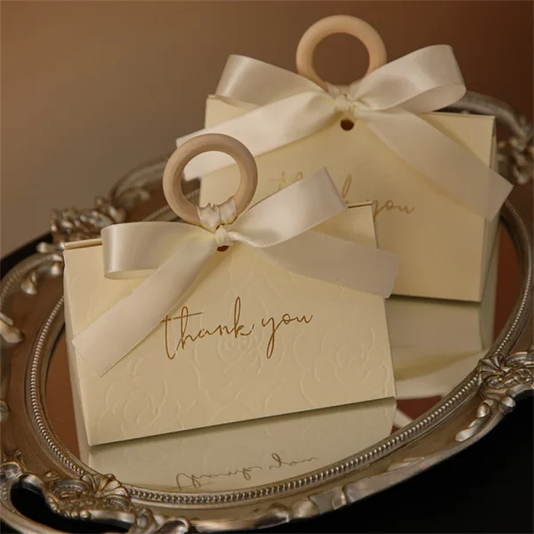 Luxury Triangle Wedding Candies Box Sanck Favor Gift Bags Wedding Birthday Movie Party Tableware Party Supplies Christmas Decor 4