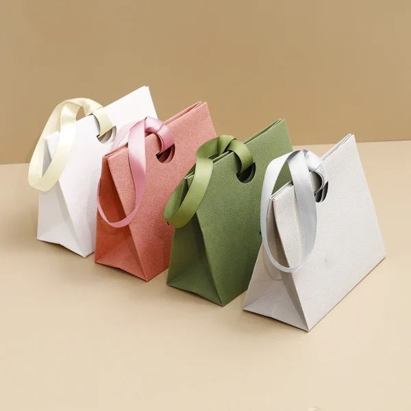 High Quality Paper Handbag Exquisite Jewelry Gift Bags With Handles Party Favor Packaging Paper Bag Birthday Wedding Present Bag 3