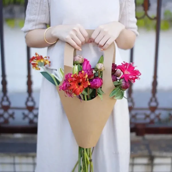 50PCSFashion Florist Rose Box Kraft Paper Wedding Handheld Decorative Flowers Boxes Birthday Party Packaging Gift Bag Decoration 3