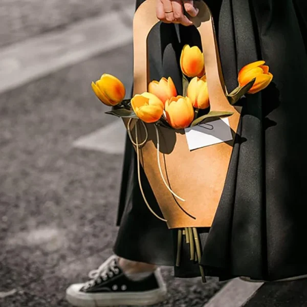 50PCSFashion Florist Rose Box Kraft Paper Wedding Handheld Decorative Flowers Boxes Birthday Party Packaging Gift Bag Decoration 5