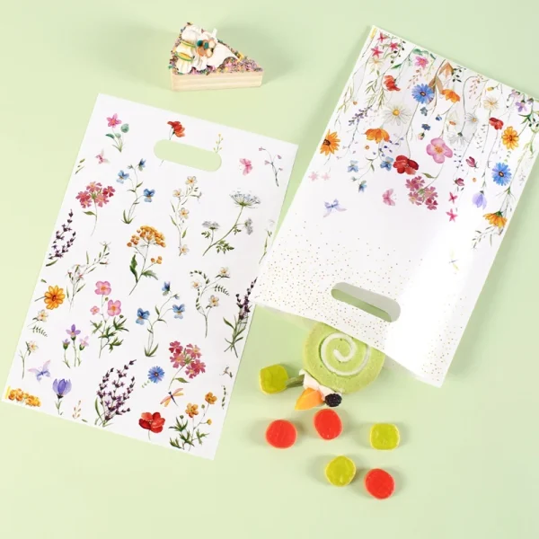 10/20/50pcs Spring Wildflowers Plastic Gift Bags, Floral Grass Butterfly Design Handheld Bag for Wedding, Mother's Day, Birthday 4