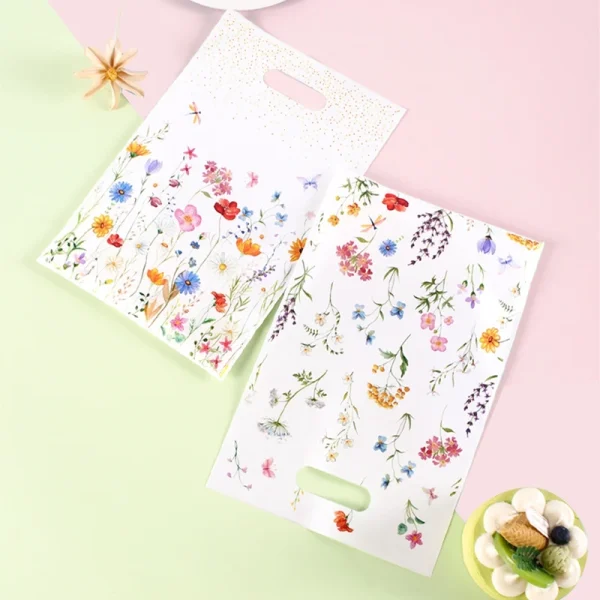 10/20/50pcs Spring Wildflowers Plastic Gift Bags, Floral Grass Butterfly Design Handheld Bag for Wedding, Mother's Day, Birthday 5