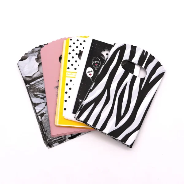 New Fashion Wholesale 50Pcs/Lot 9*15cm Simple Dots Mini Plastic Gift Bag Small Candy Jewelry Packaging Bags With Handles 4