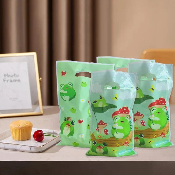 10-30 pieces of green frog and mushroom gift bags, party gift bags, birthday candy cake gift bags, holiday birthday wedding gift 2
