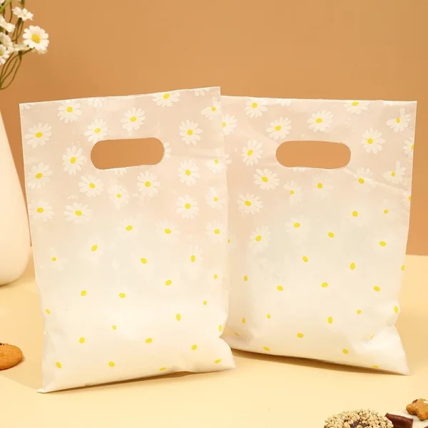 100Pcs/Pack Daisy Pattern Gift Bags With Plastic Handle, Plastic Gift Bags, Perfect for Mother's Day, Parties, Holidays 3