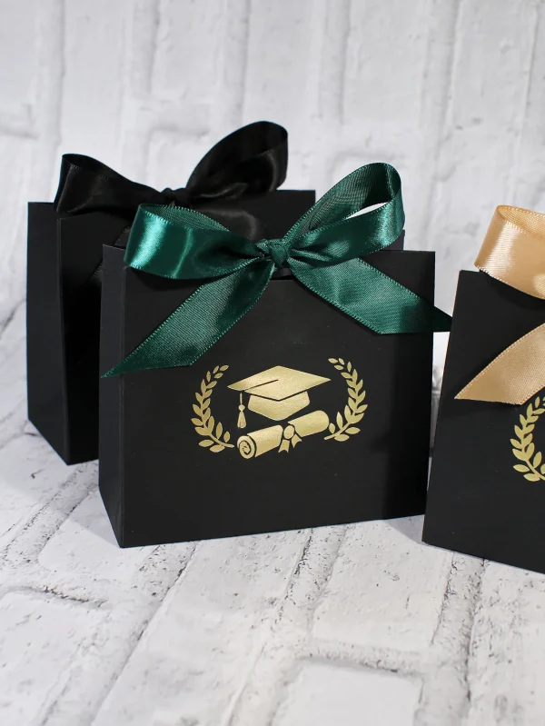 10pcs Graduation season gift box, black gold graduation commemorative special gift bag, gold bachelor hat pattern 3