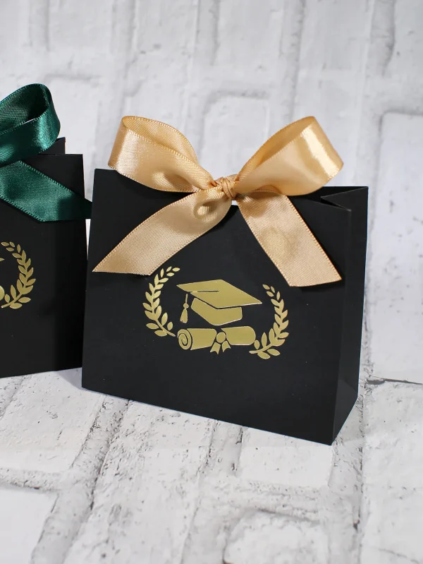 10pcs Graduation season gift box, black gold graduation commemorative special gift bag, gold bachelor hat pattern 4
