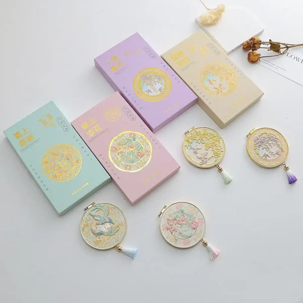 Crafts Metal Makeup Mirror Portable Folding Cosmetic Mirror Exquisite Creative Handheld Mirror Women 2