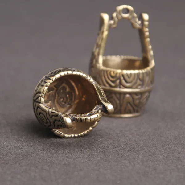 Vintage Brass Bronze Sculpture Blessing Bucket Figurines Old Furniture Model Lucky Bucket Miniatures Creative Keychain Pendant 3