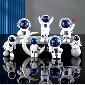 3/4PCS Resin Astronaut Figure Statue Spaceman Sculpture Educational Toy Desktop Home Decoration Astronaut Model for Kids Gift 1