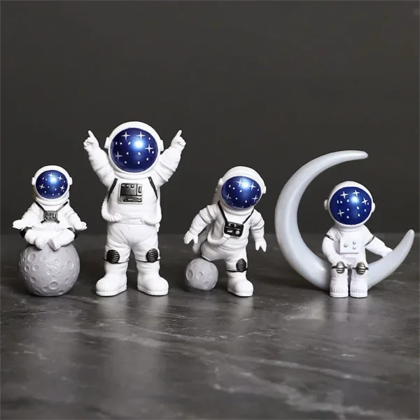 3/4PCS Resin Astronaut Figure Statue Spaceman Sculpture Educational Toy Desktop Home Decoration Astronaut Model for Kids Gift 2