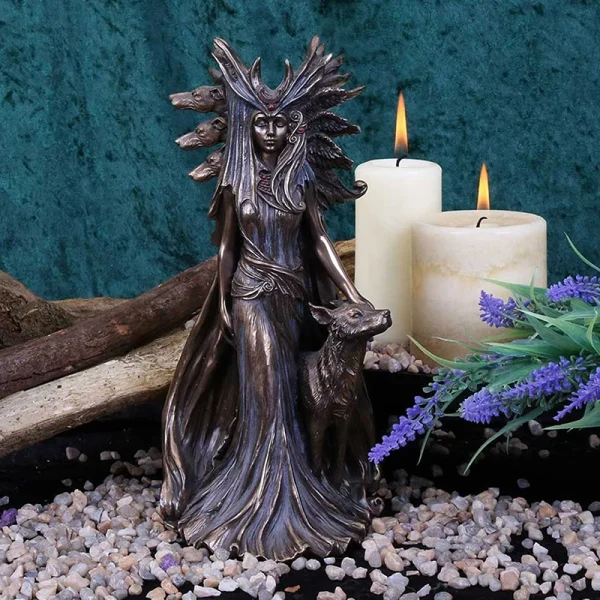 Hecate Greek Goddess Of Magic With Her Hounds Statue Figurine Modern Art Resin Witch Hound Sculpture Home Living Room Decoration 1