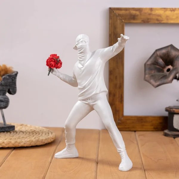 Flower Thrower Sculpture,Figurine for Home Decoration,Office Desk and Bookshelf Ornaments, Modern Decorative Character Figurines 2