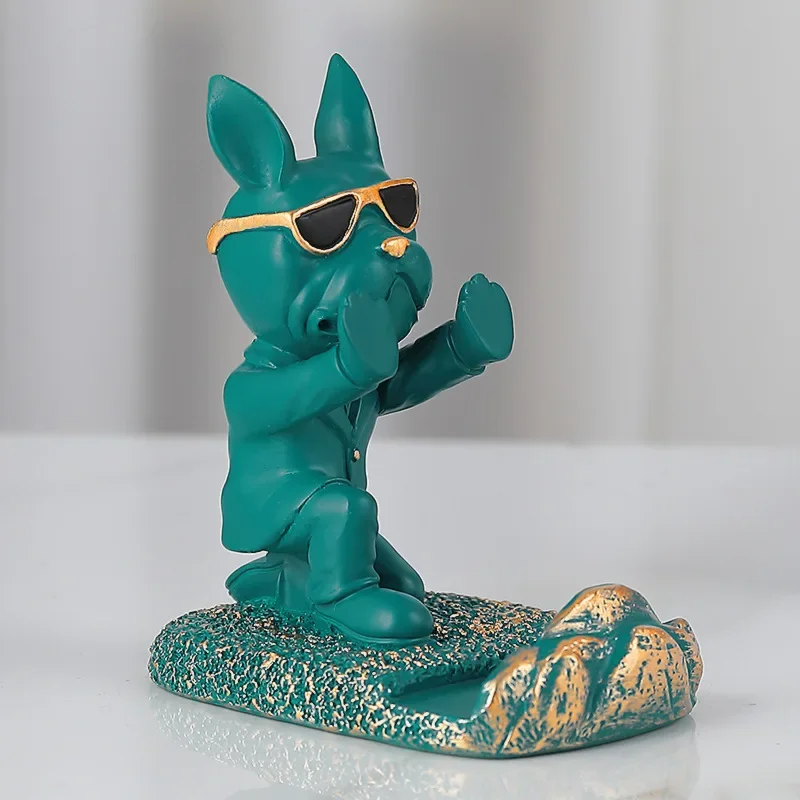 Green pusing dog