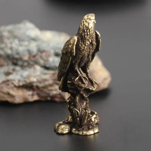 Handmade Eagle Ornament Vintage Copper Bird Figurine Sculpture Handmade Crafts Home Office Desk Animal Decoration 2
