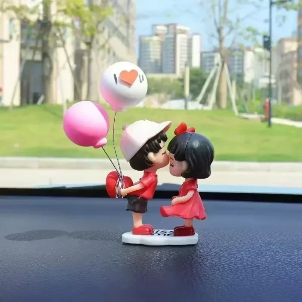 Cartoon Resin Couples Figurine Cute Lovers Balloon Ornament for Car Dashboard  Office Desktop Home Decor Lovely Kiss Miniatures 3