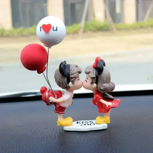 Cartoon Resin Couples Figurine Cute Lovers Balloon Ornament for Car Dashboard  Office Desktop Home Decor Lovely Kiss Miniatures 5