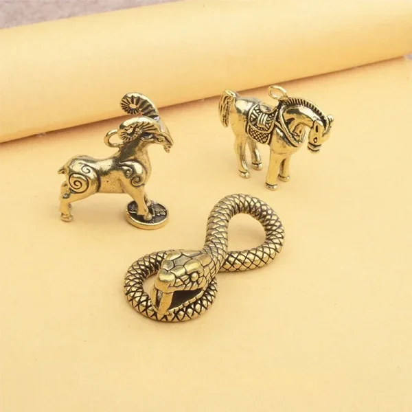 Retro Chinese Twelve Zodiac Statues Bull Dragon Ornament Sculpture Copper Miniatures Figurines Zodiac Key Pendant Home Decor 2