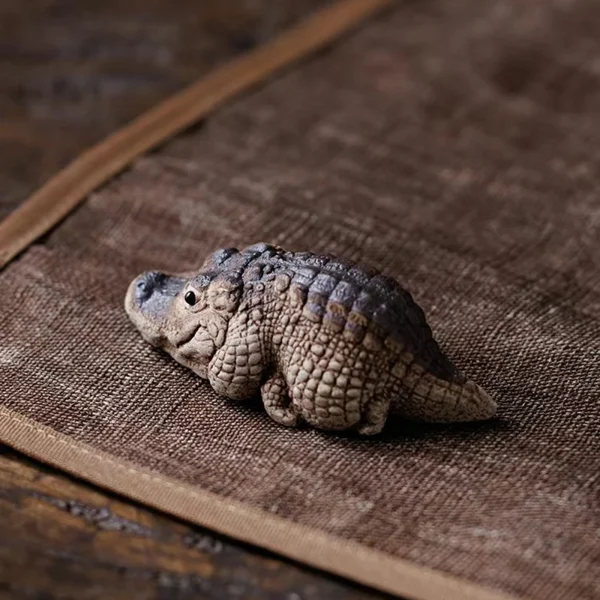 Clay Alligator Crocodile Mini Kung Fu Tea Pet Figurine Lovely Decoration Crocodile Miniatures Home Tabletop Decoration Ornament 3