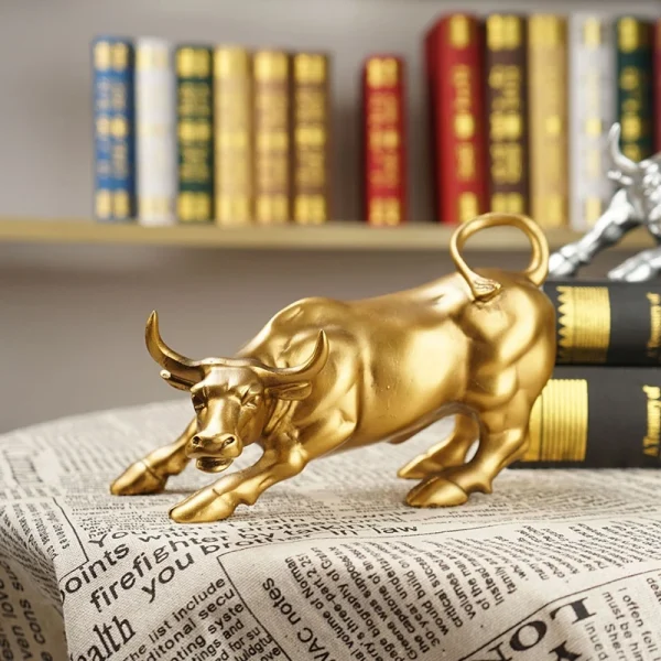 Wall Street Bull Statue Ornament Stock Market Mascot Golden OX Sculpture Nordic Animal Resin Figurine Home Office Decoration 3