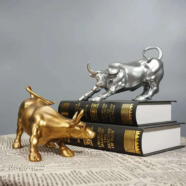 Wall Street Bull Statue Ornament Stock Market Mascot Golden OX Sculpture Nordic Animal Resin Figurine Home Office Decoration 5