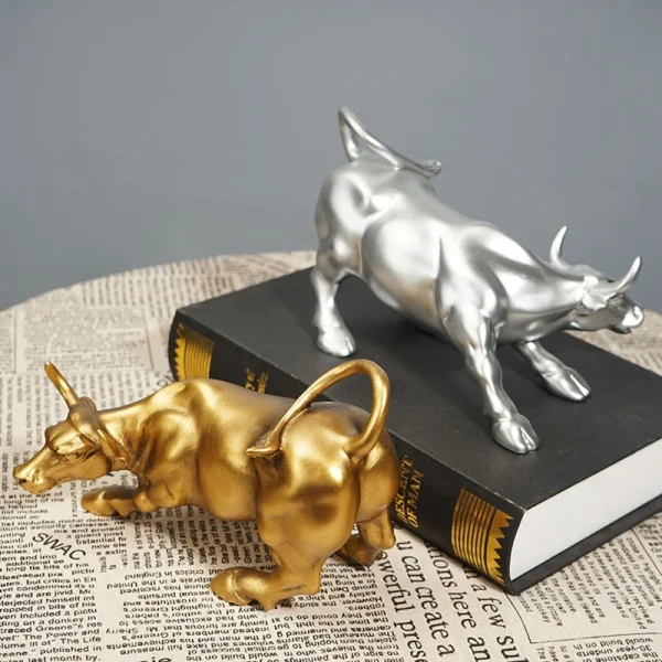 Wall Street Bull Statue Ornament Stock Market Mascot Golden OX Sculpture Nordic Animal Resin Figurine Home Office Decoration 6