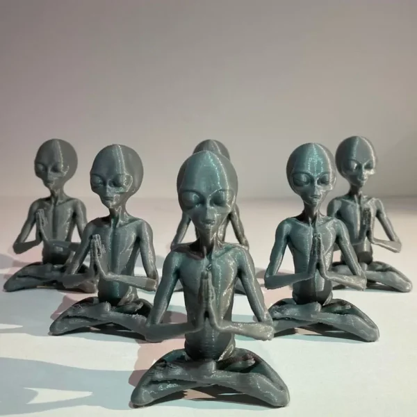 Mysterious Meditating UFO Extraterrestrial Alien Sculpture Ornament Figurine Statue Desktop Art Wood Guest Console Table Decor 4