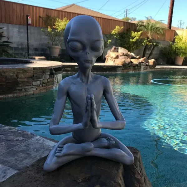 Mysterious Meditating UFO Extraterrestrial Alien Sculpture Ornament Figurine Statue Desktop Art Wood Guest Console Table Decor 5