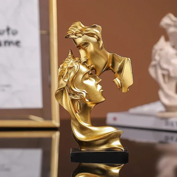 Mini Resin Lovers Statue Figurine Kissing Posture Model Craft Sculpture Ornament Home Decor Desktop Wine Cabinet Decoration 2