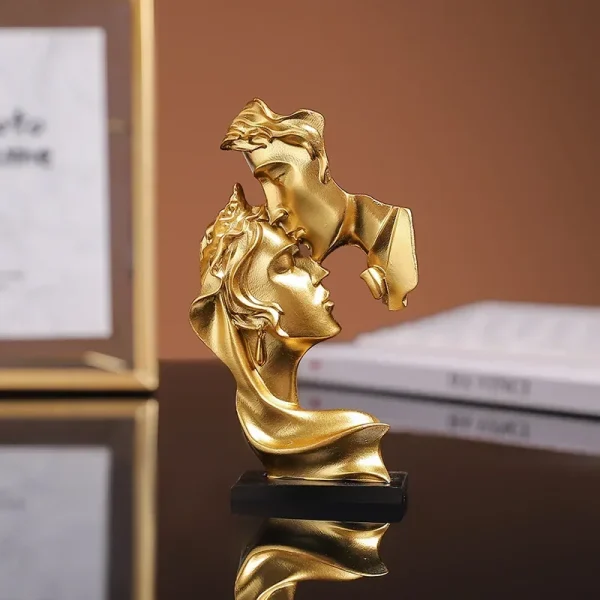 Mini Resin Lovers Statue Figurine Kissing Posture Model Craft Sculpture Ornament Home Decor Desktop Wine Cabinet Decoration 4