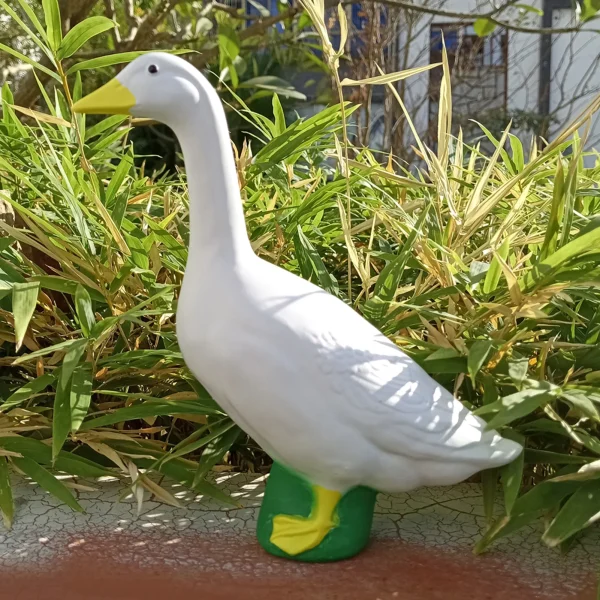 Resin Goose Figurine Lifelike Exquisite Craft Goose Statue Sculpture Ornament for Home Garden Porches Decoration 2