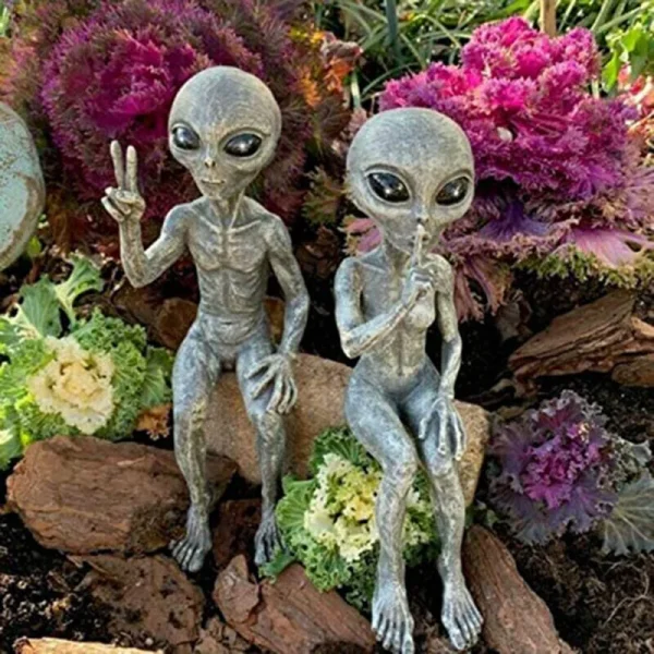 New Outer Space Alien Accessories Statue Martians Garden Figurine Set For Home Indoor Outdoor Decoration Courtyard Ornaments 2