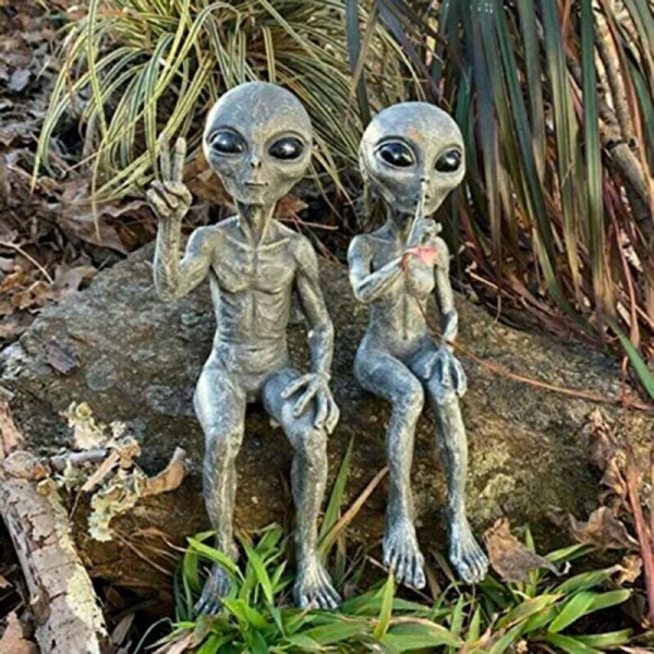 New Outer Space Alien Accessories Statue Martians Garden Figurine Set For Home Indoor Outdoor Decoration Courtyard Ornaments 5