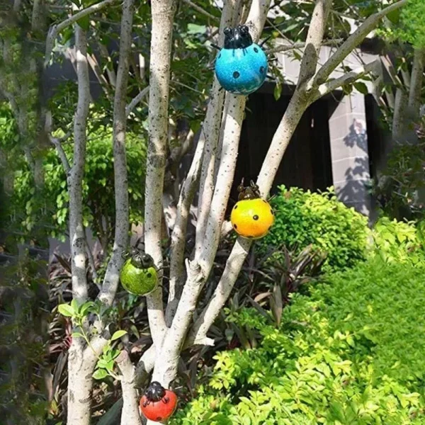 1pcs New Mini Metal Ladybug Beetle Fence Hanger Wall Hanging Ornament for Outdoor Patio Garden Figurine Sculpture Home Decor 3