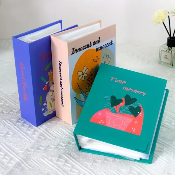The elegant Fresh and Minimalist Modern Style Photo Album, with its compact 6-inch size and ample 100 slots. 5