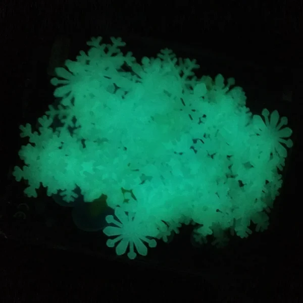 Vivid Snowflakes Glow Stickers Luminous In Dark Fluorescent Pvc Wall Art Xmas Birthday Party Home Decoration Diy Window Decals 3