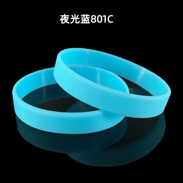 Paw Patrols Wristband High Quality Debossed Silicone Luminous Wristbands Promotional Bracelet Hand Bands Party Supplies Gift 4
