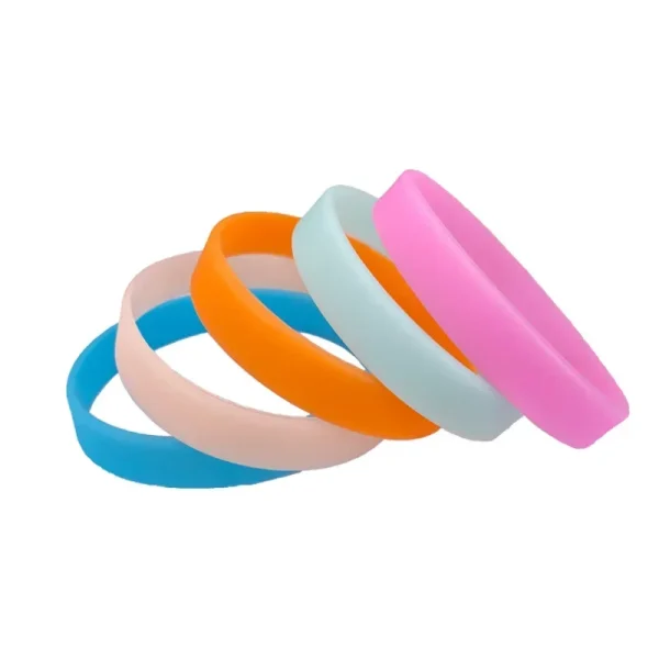 Paw Patrols Wristband High Quality Debossed Silicone Luminous Wristbands Promotional Bracelet Hand Bands Party Supplies Gift 5