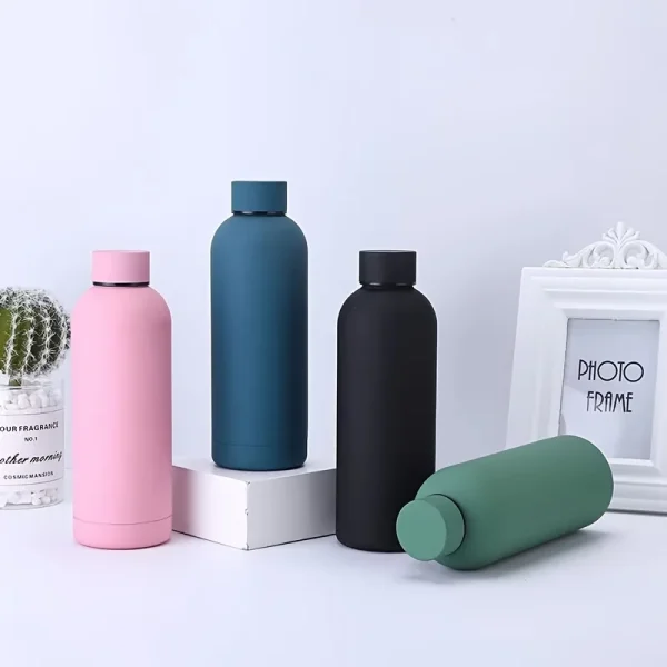750ml Insulated Bottle Solid Color Stainless Steel Jug with Lid Large Capacity Ice Coffee Cup Portable for Driving Travel Home 4